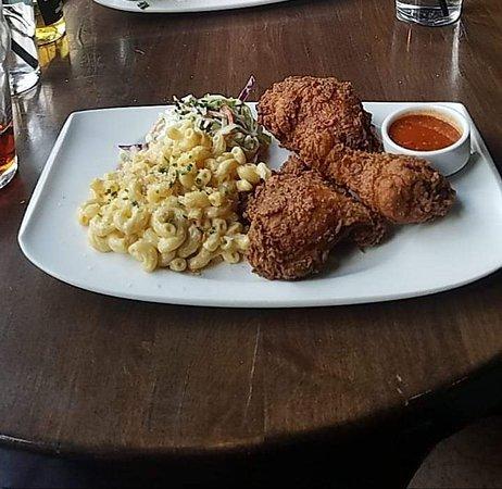 Craft + Community Bar And Grill